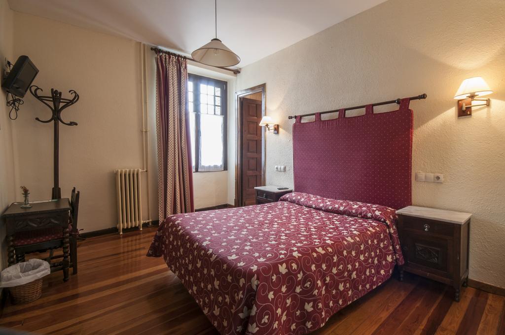 Hostal Ayestaran II Lekunberri Esterno foto