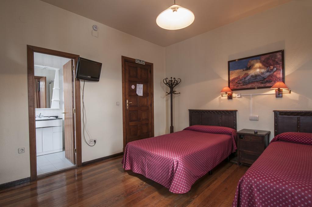 Hostal Ayestaran II Lekunberri Esterno foto