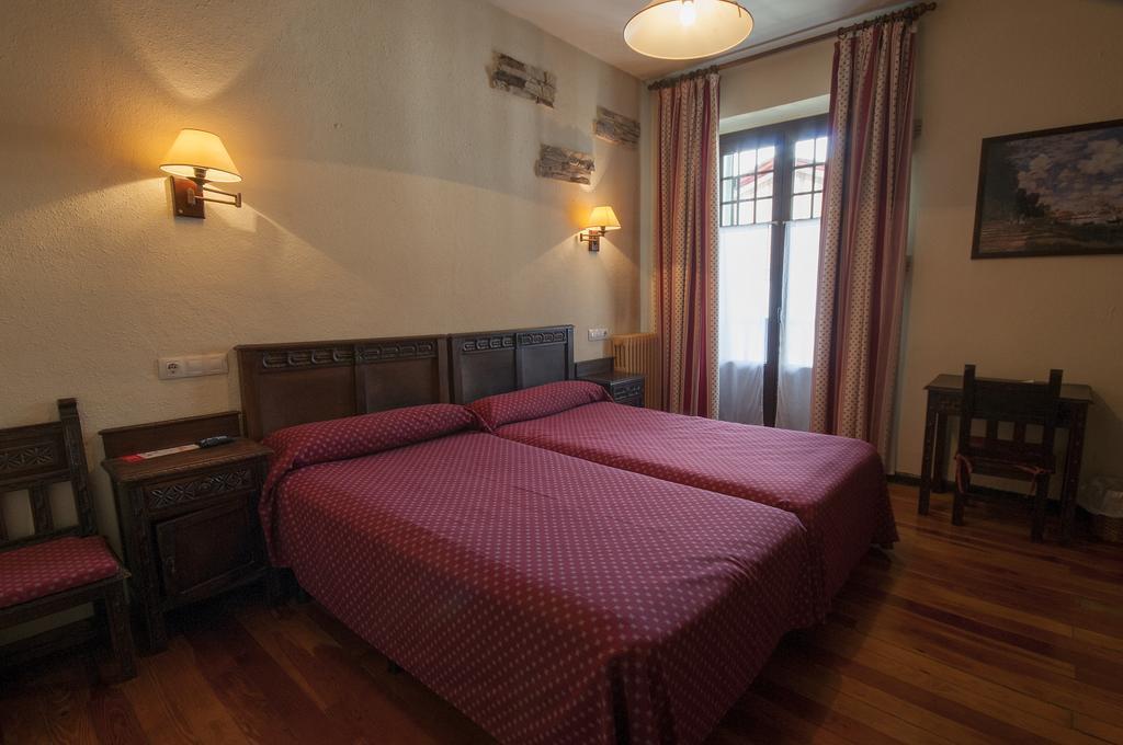 Hostal Ayestaran II Lekunberri Esterno foto